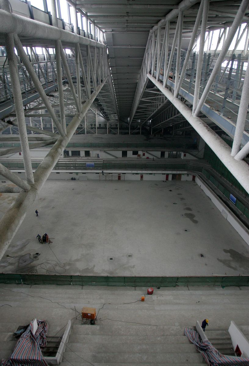 中南大学体育馆雨棚：设计与功能解析