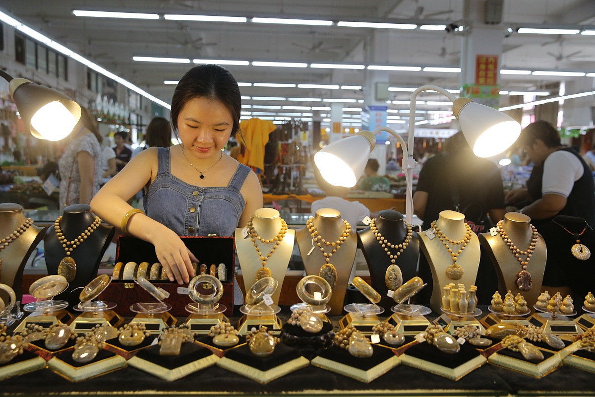 瓮安县中职中餐烹饪专业：课程设置、学习体验及就业前景