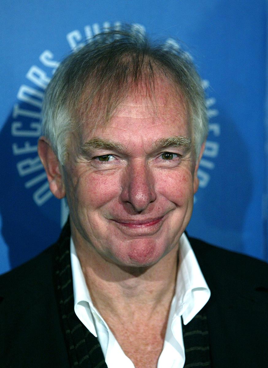 题目运用课堂上所学的11种影视评论方法中的任意一种从《七次机会》《楚门的世界》《你的名字》 《功夫》 五部电影中任选一部撰写-一篇影视批评论文。