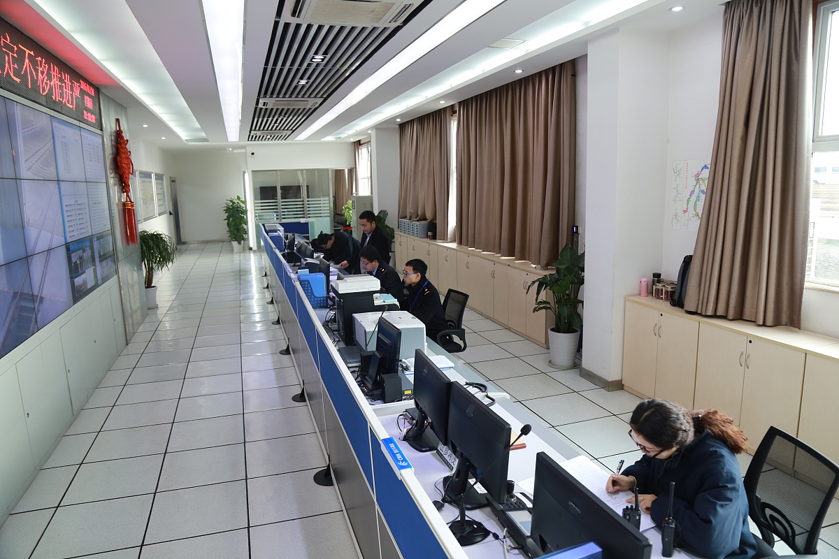 高铁站与街道联勤联动机制：综合治理与交通保障