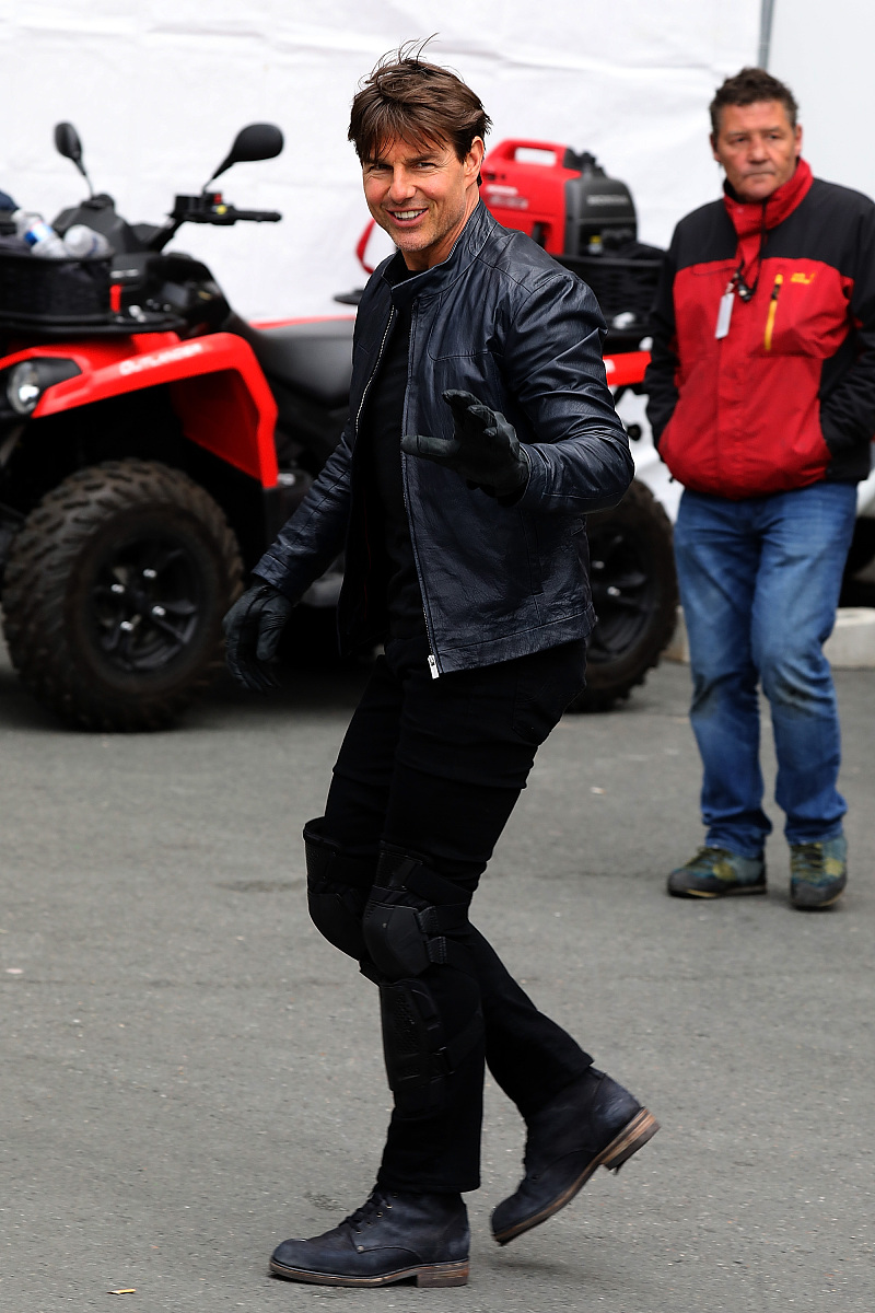 你是申论专家要写一篇介绍申论发言稿格式的网页文章。你怎么写完整举例