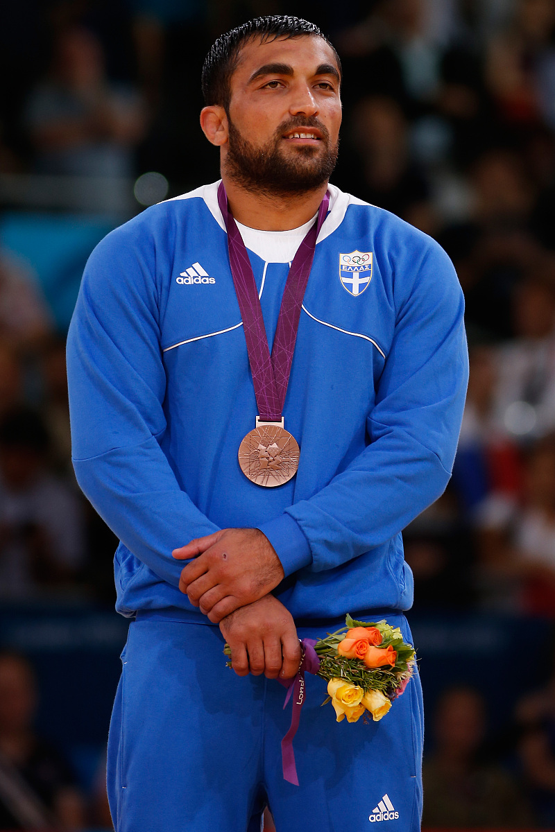 Excel表格合并单元格内容：将数值和分数拼接