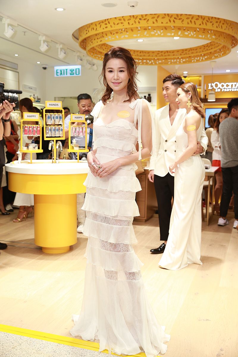 2017年9月13日,香港,明星出席 l'occitane阳光概念店开幕活动.黄翠如