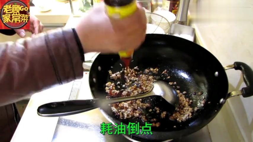 20年大厨告知“顶级干煸鲳鱼”这么做,美味到鱼骨架都想“舔”