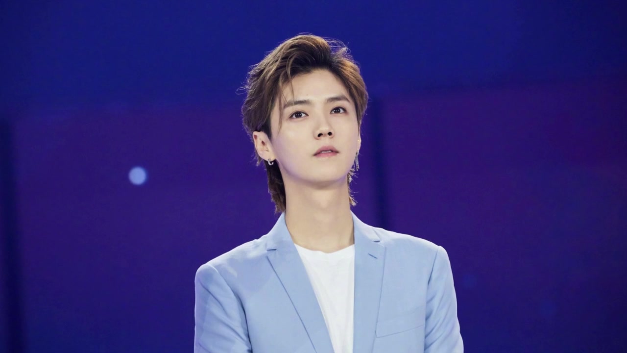 鹿晗新发型“鲻鱼头”现身,卖萌放电齐上阵