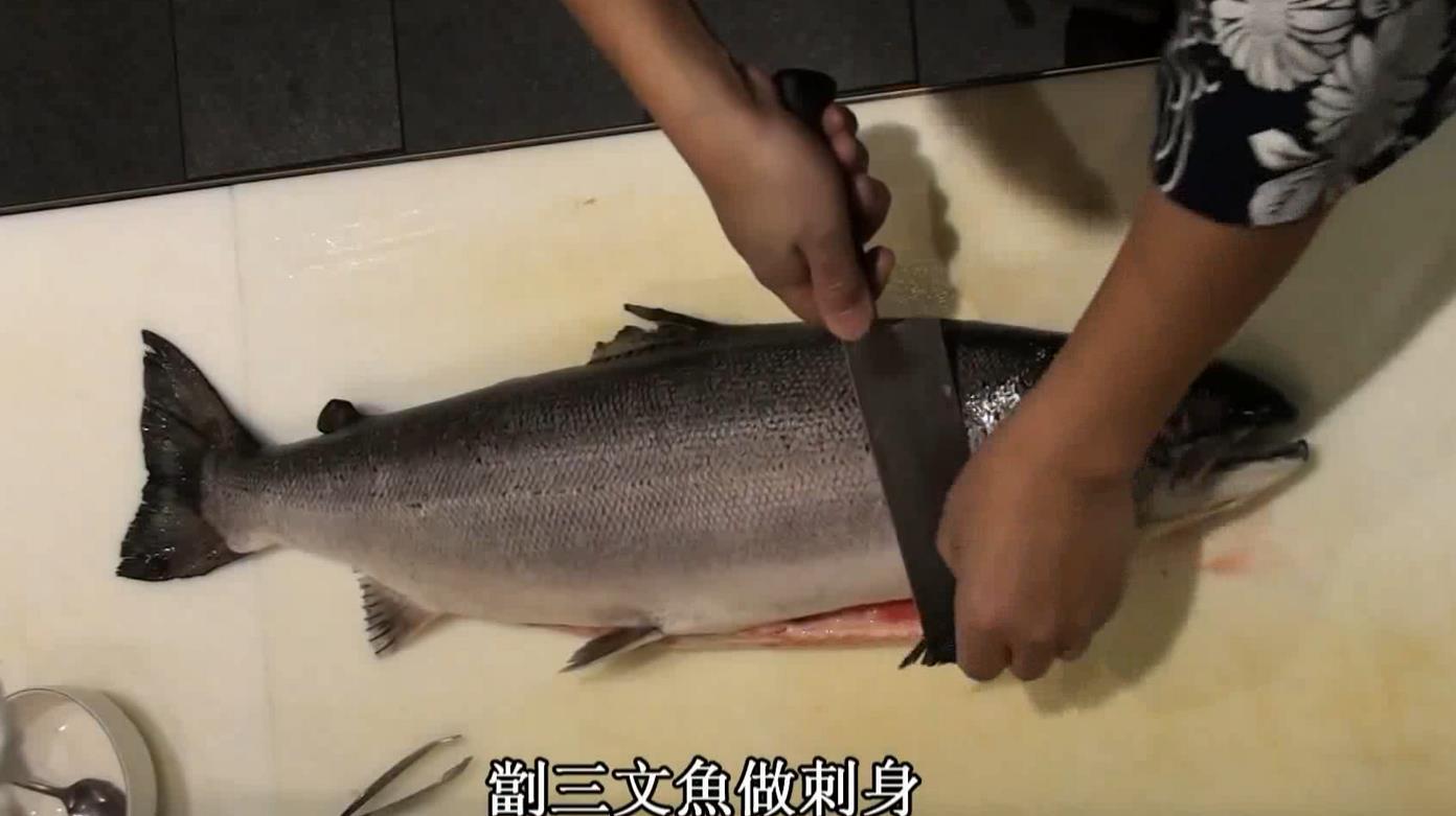 史上最详细:如何切割三文鱼做刺身,每个部分吃法