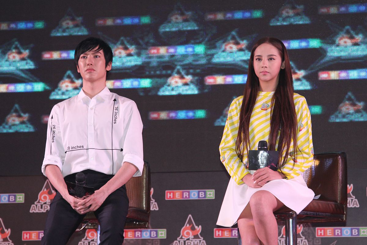 求一部特摄局红粉蓝 用300字描述