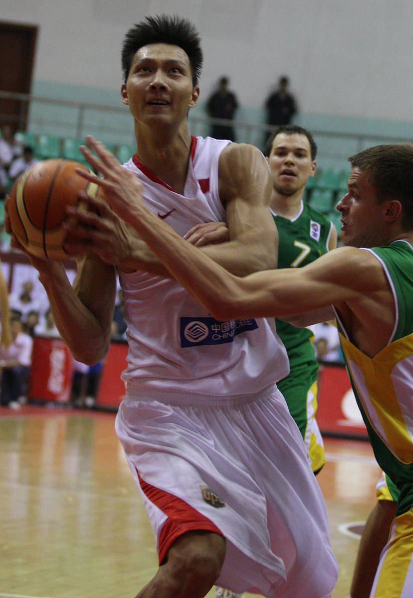 篮球比赛中球员的平均跑动速度有多快？