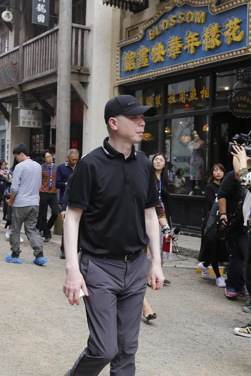 冯小刚电影《芳华》观后感：青春、爱情与理想的深刻思考