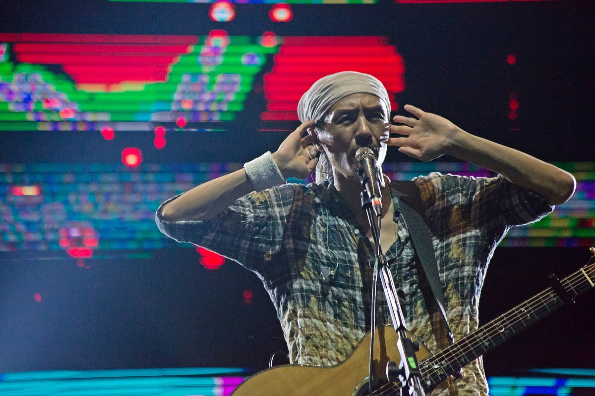 写一篇论文写作过程中的致谢。