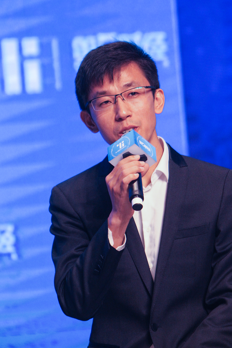 写一篇学渣休学后自主创业的小说