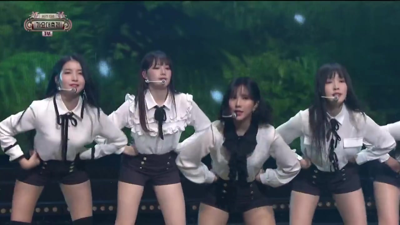 [图]女团GFRIEND《LOVE WHISPER》KBS歌谣大祝祭现场版