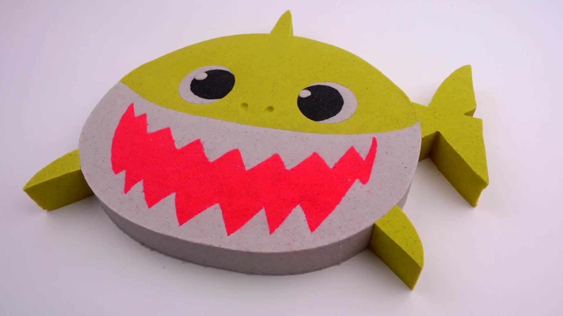 太可爱了,小朋友一起来制作好玩的鲨鱼宝宝