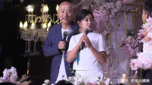 65岁朱时茂儿子办婚宴，陈佩斯刘晓庆艺术家齐聚，冯小刚抢镜
