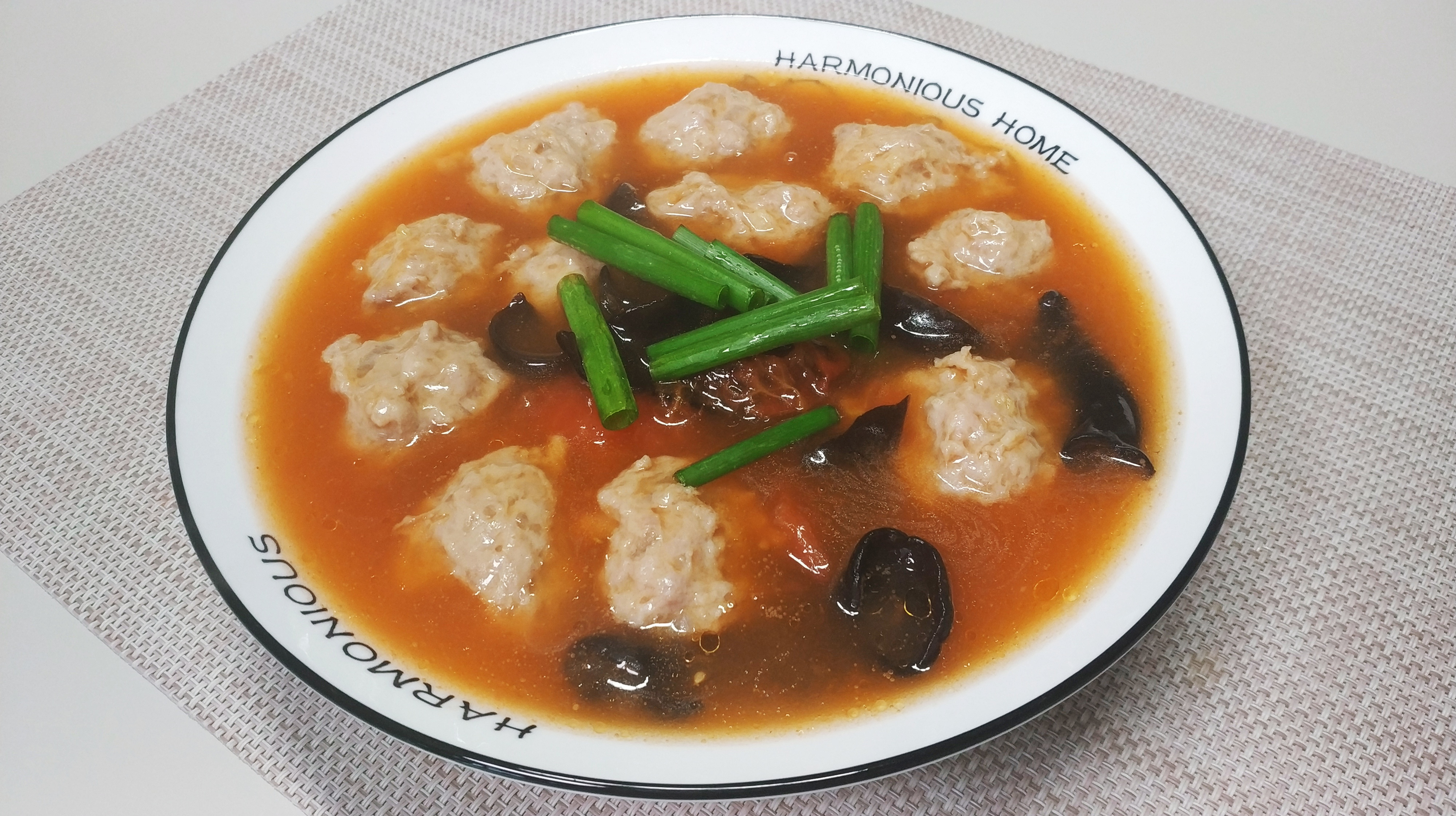 想吃肉丸不要再去买,自己做干净又卫生,做法简单比买的好吃