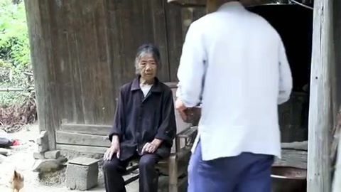 自酿一点葡萄酒,虽然不怎么好看,还是要喝出仪式感