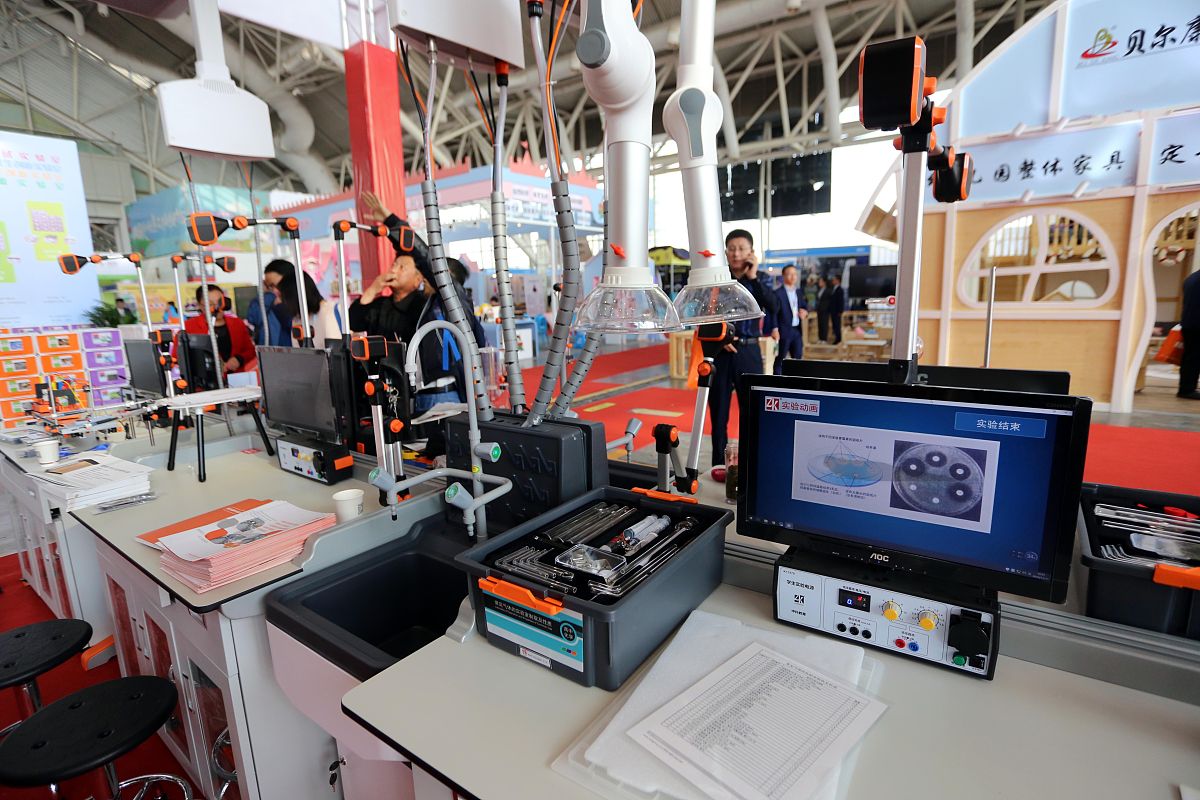 西安职业技术学院工业机器人技术专业怎么样？未来就业前景分析