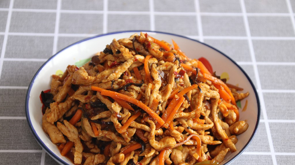 鱼香肉丝的家常做法,步骤详细,10分钟就出锅,上桌连汤汁都不剩