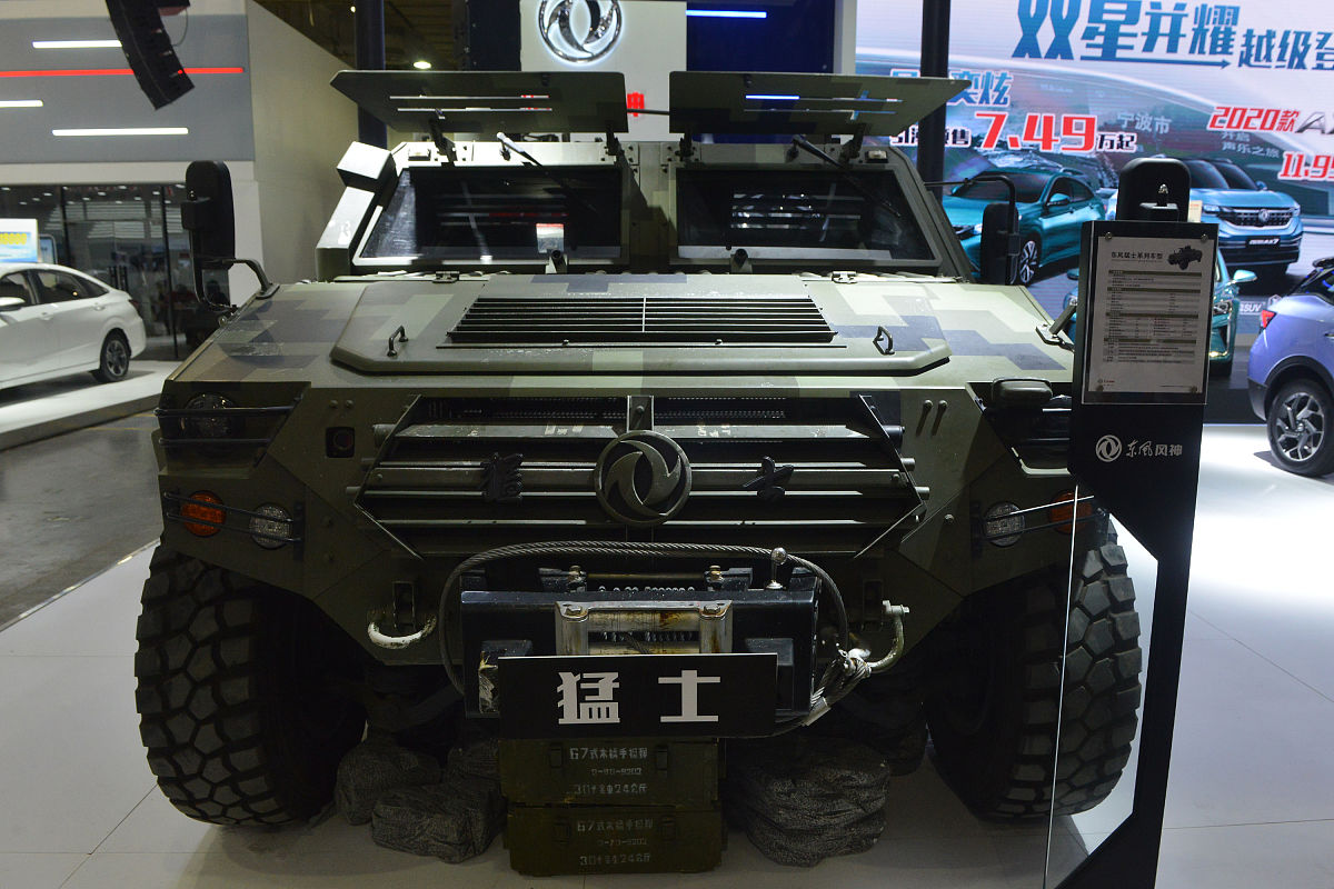 奔驰6x6皮卡：性能强悍，豪华舒适，价格昂贵