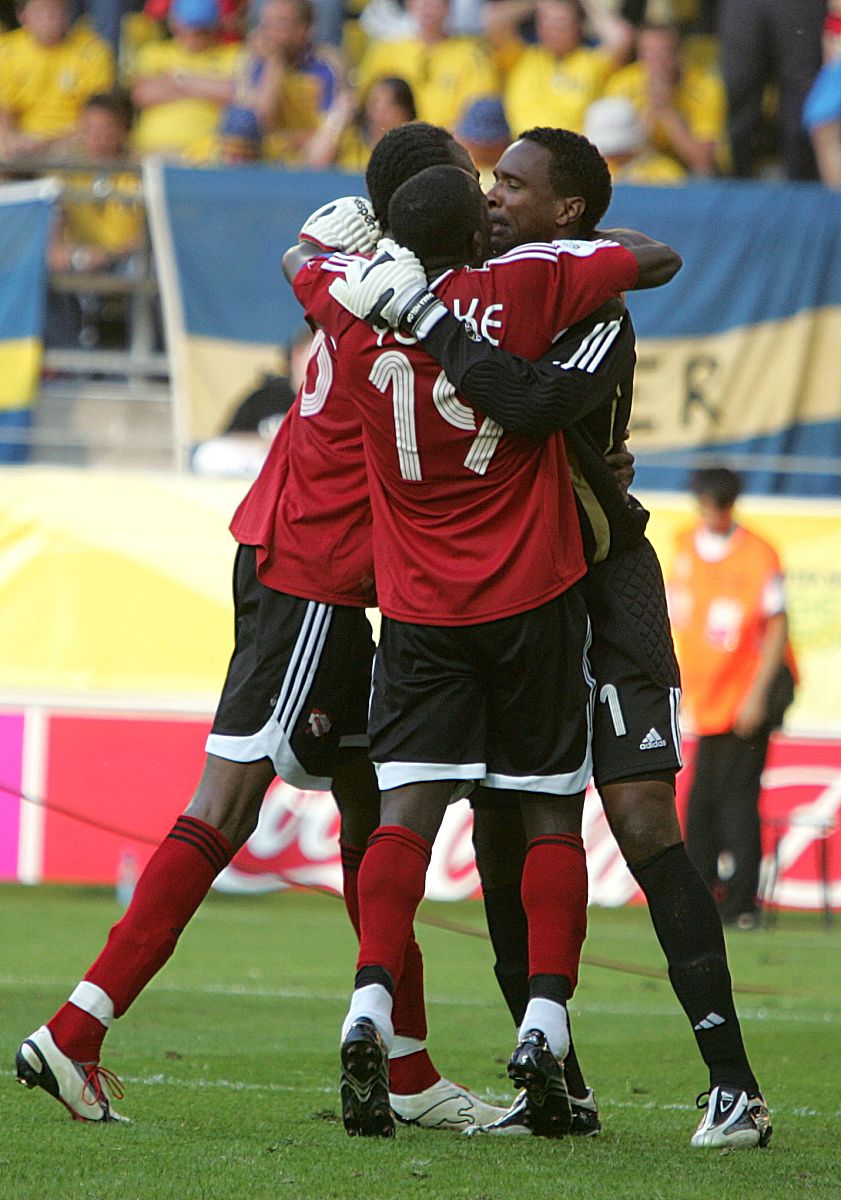 trinidad & tobago players celebrate after the match+++_+++世界杯
