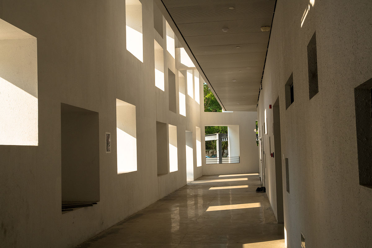 找几个有关深圳大学标志性场景的谜语