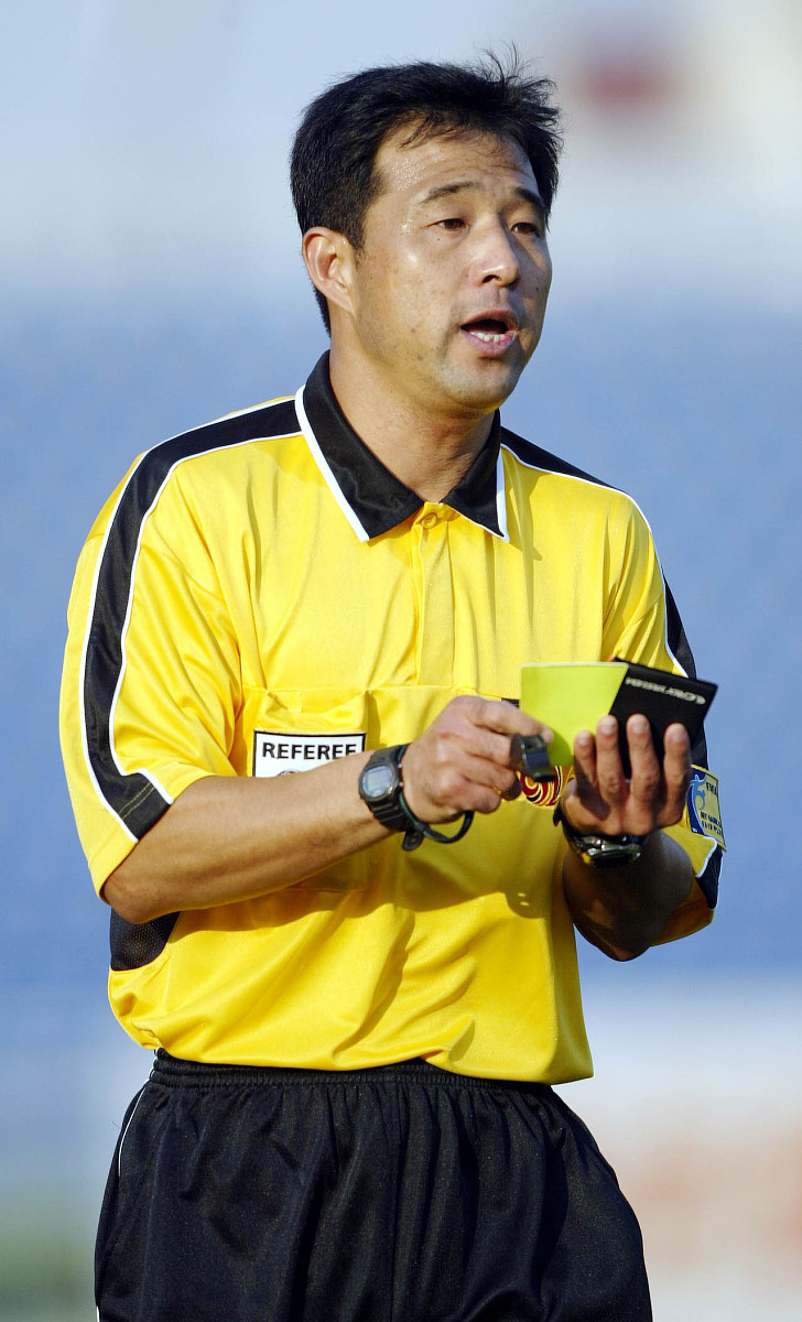 用4选1数据选择器74LS153设计一个表决电路。设A为主裁判B、C、D为副裁判只有在主裁判同意的前提下三名副裁判中多数同意比赛成绩才被承认否则比赛成绩不予承认1为同意0为不同意。写出函数表达式并设计电路