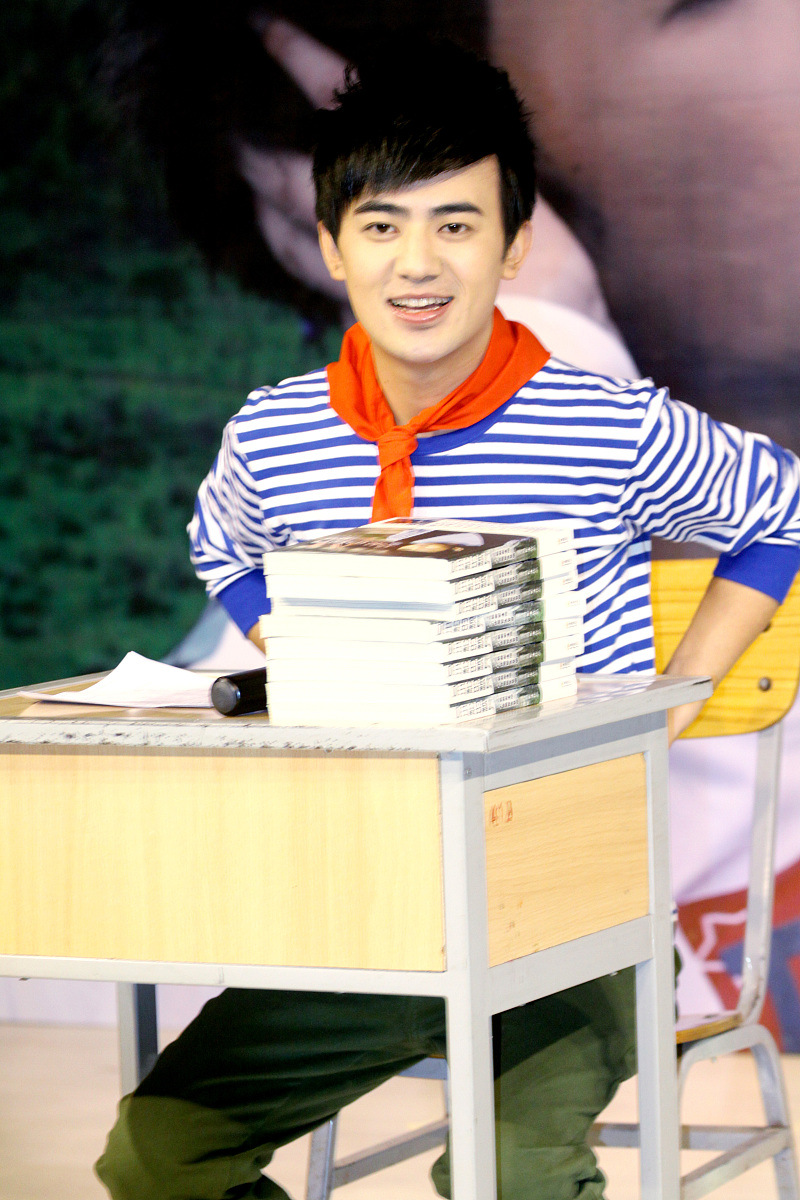 2010年每年11月4日,北京,新锐主播马松个人自传《马小松的视界》新书