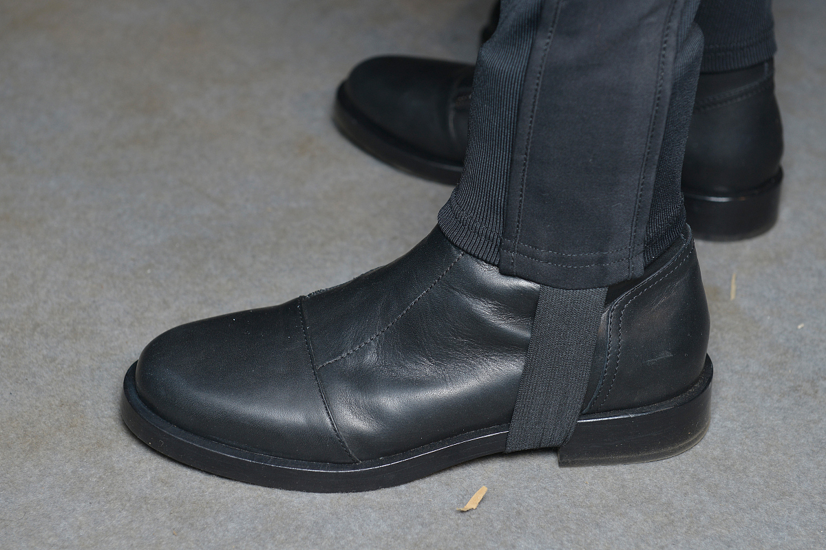 你正在进行某水泥厂新建项目的安全评价。第一章 安全评价概述11安全评价的目的12 安全评价依据13安全评价原则14安全评价范围15安全评价内容17评价报告使用权说明请按照上述提纲进行总结每个小标题下面写成一段话格式不少于2000字。