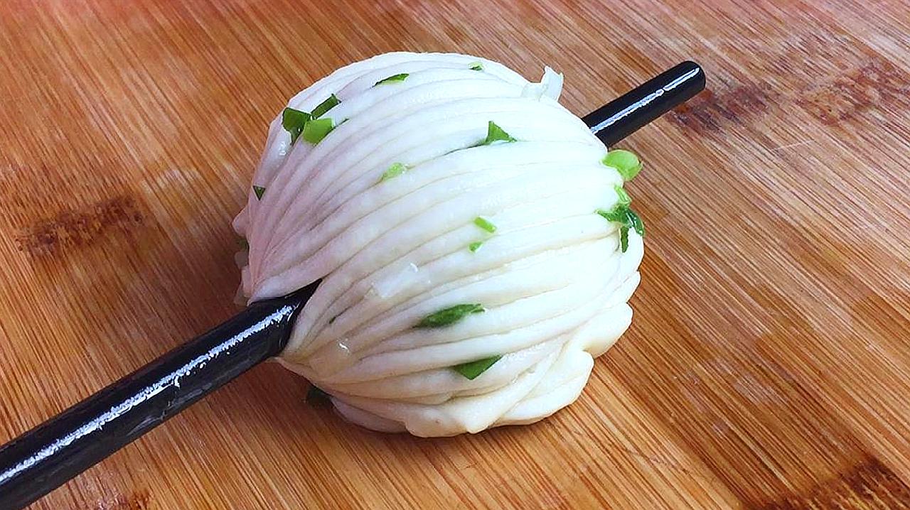 原来做花卷这么简单,筷子一转一压,松软有层次,比面包还好吃