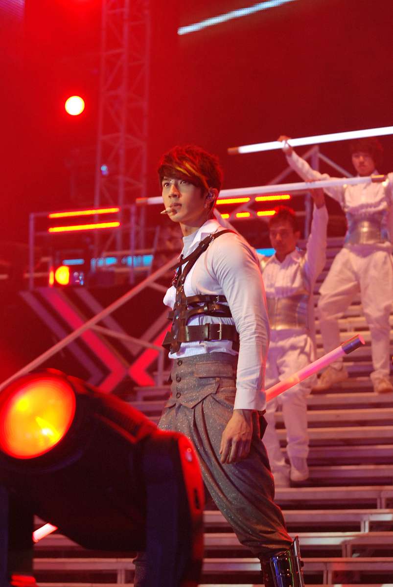 2009年4月11日,上海,飞轮海"想入飞飞世界巡回演唱会"在上海大舞台正