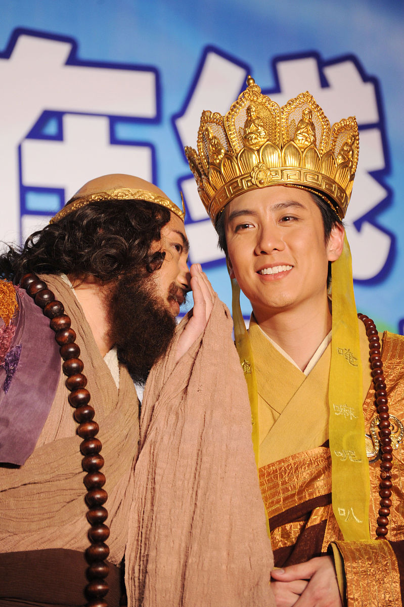 假设你是西游记女儿国的国王我是唐僧请你用尽一切手段说服我留下