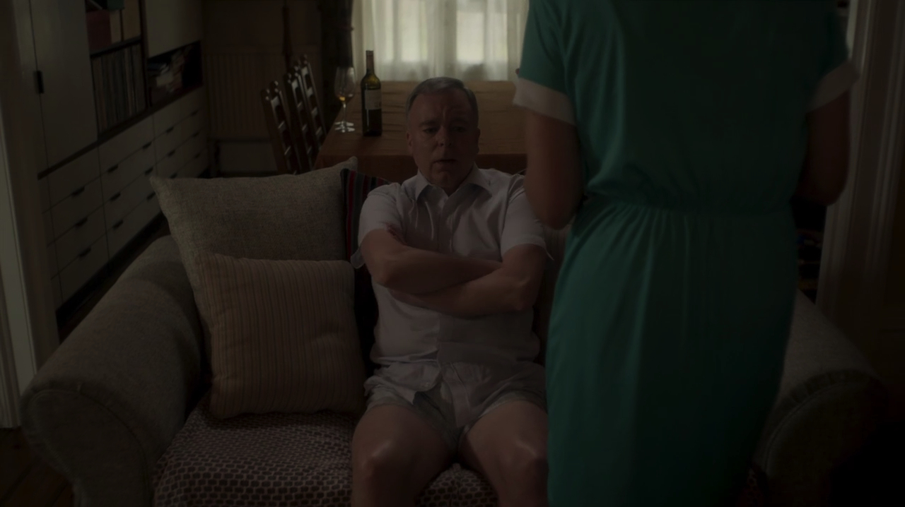 丈夫秘密囚禁了女佣人作为奴隶,妻子却毫不知情,太可怕了!