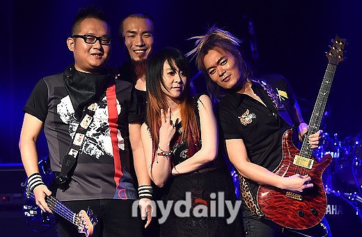 给我介绍一下蛙池乐队