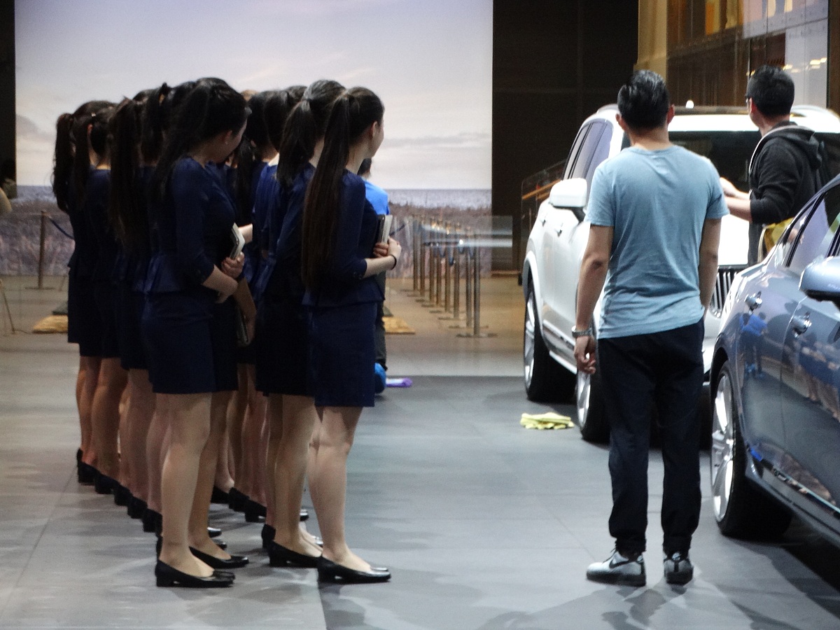 礼仪视频的文案要有自我介绍。两分钟