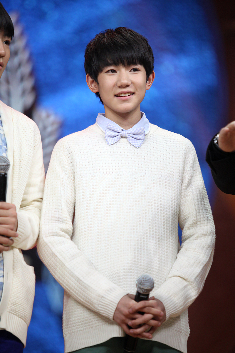 王源成长日记：揭秘偶像背后的故事