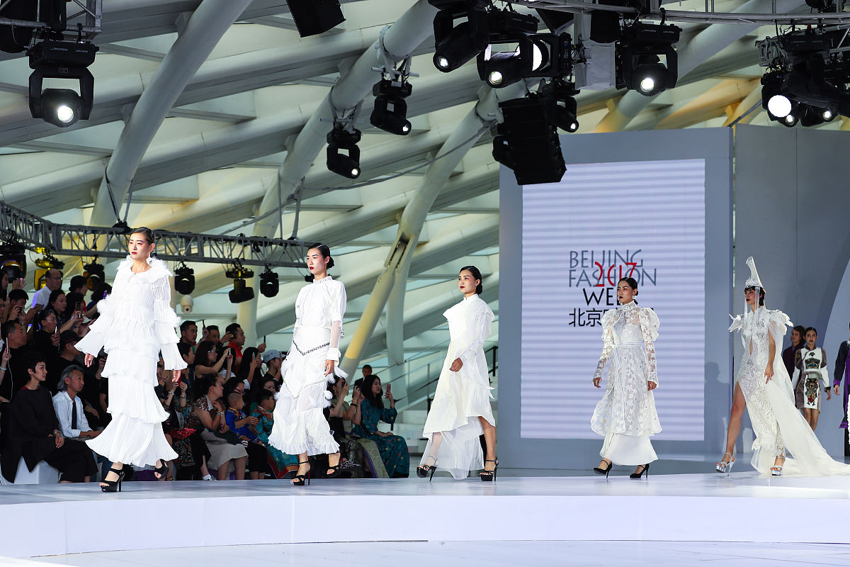 大连医科大学服装与服饰设计专业：优势、劣势及就业前景