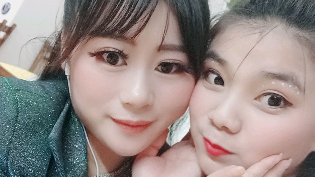 vlog粉红色的回忆大美女们出来吃夜宵了