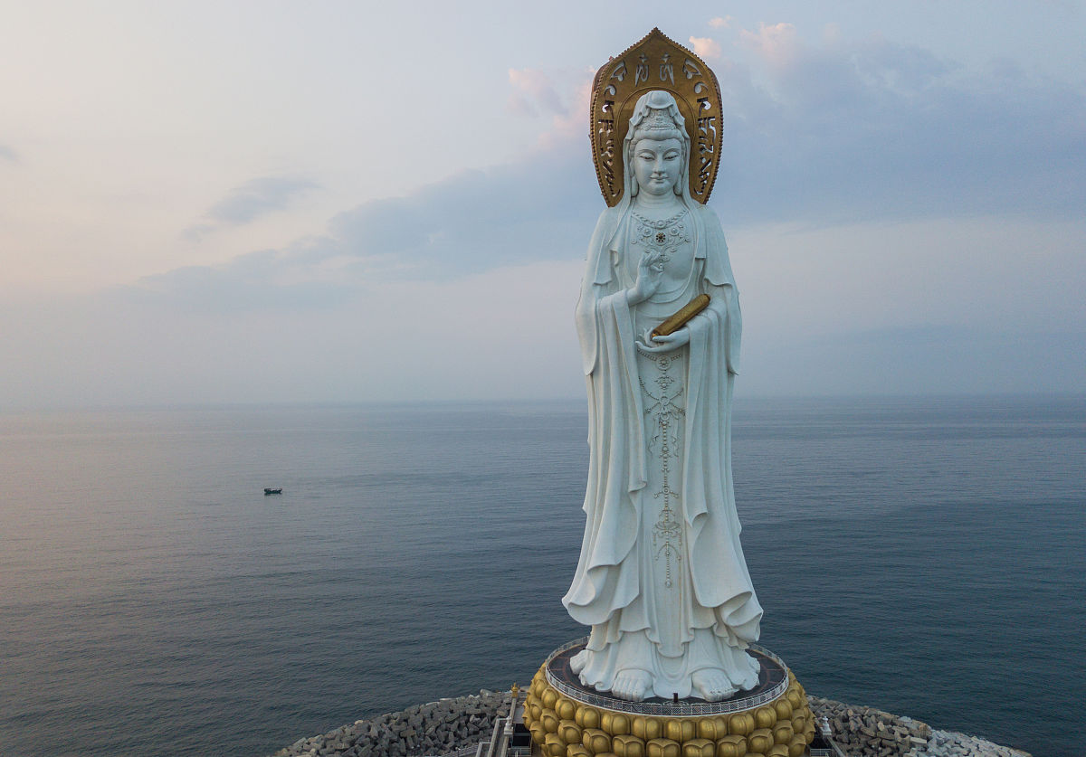 6月19日是观音菩萨生日：慈悲与智慧的化身