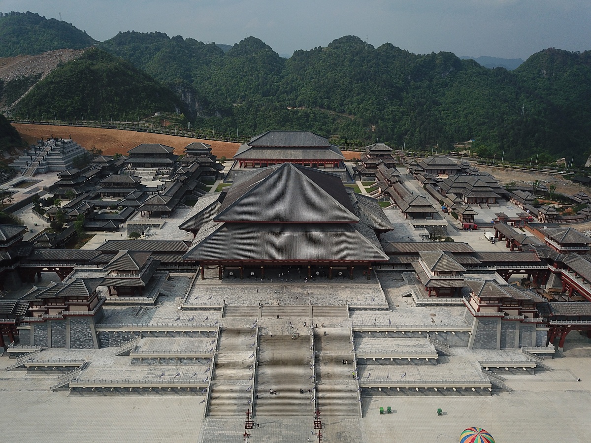 关于贵州都匀建筑施工总承包二级资质怎么办理及转让内容详细一点字数