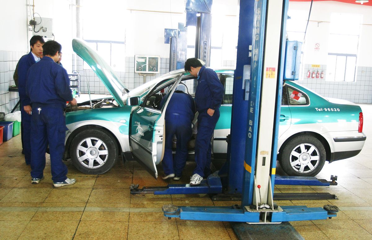 贵州职校新能源汽修专业：未来发展趋势和就业前景