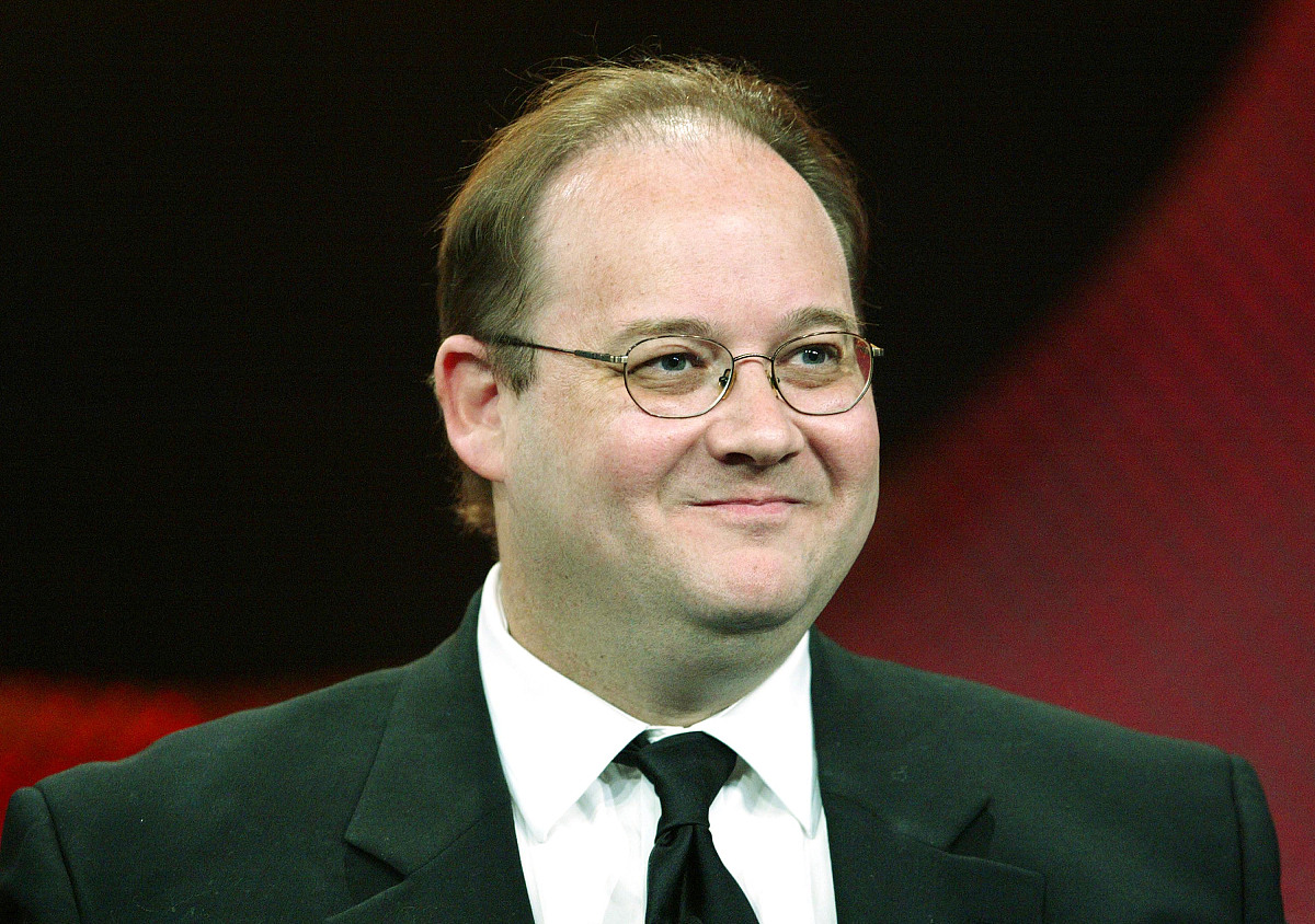 帮我构思一篇论美剧绝望主妇中的女性意识表达英文论文的大体框架