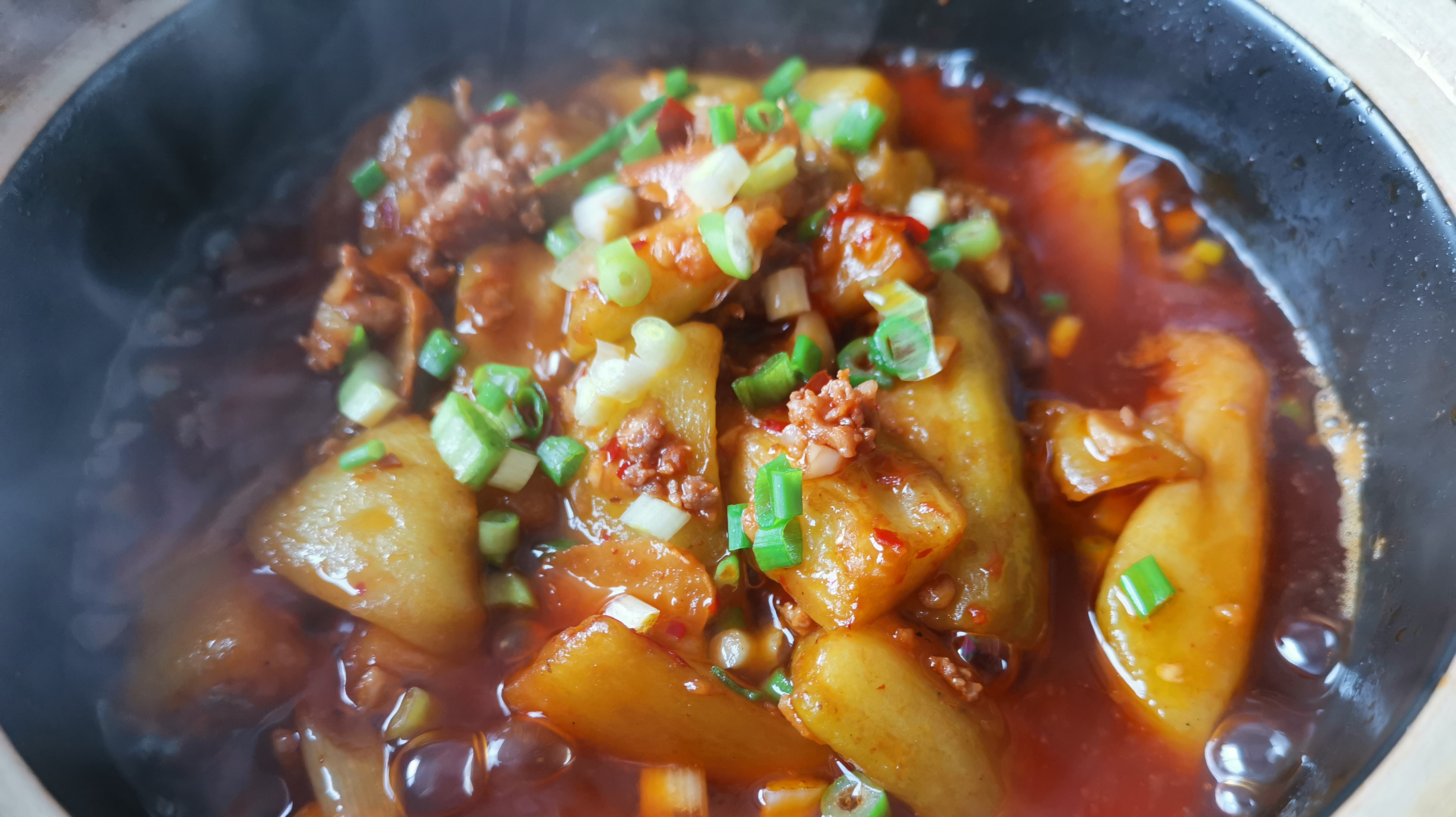 家庭版红烧茄子,做法简单味道绝美,小孙女连吃三碗米饭