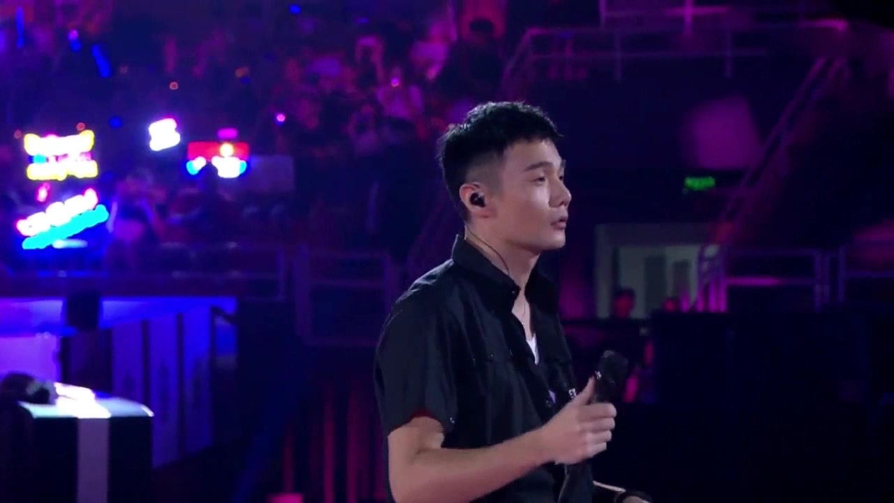 李荣浩弹林达浪跳舞曲cue海派甜心CP 杨丞琳羞答答两字回应