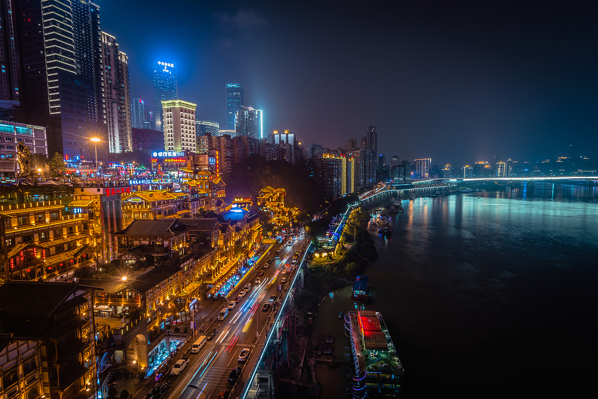 重庆的卫校男生适合去吗