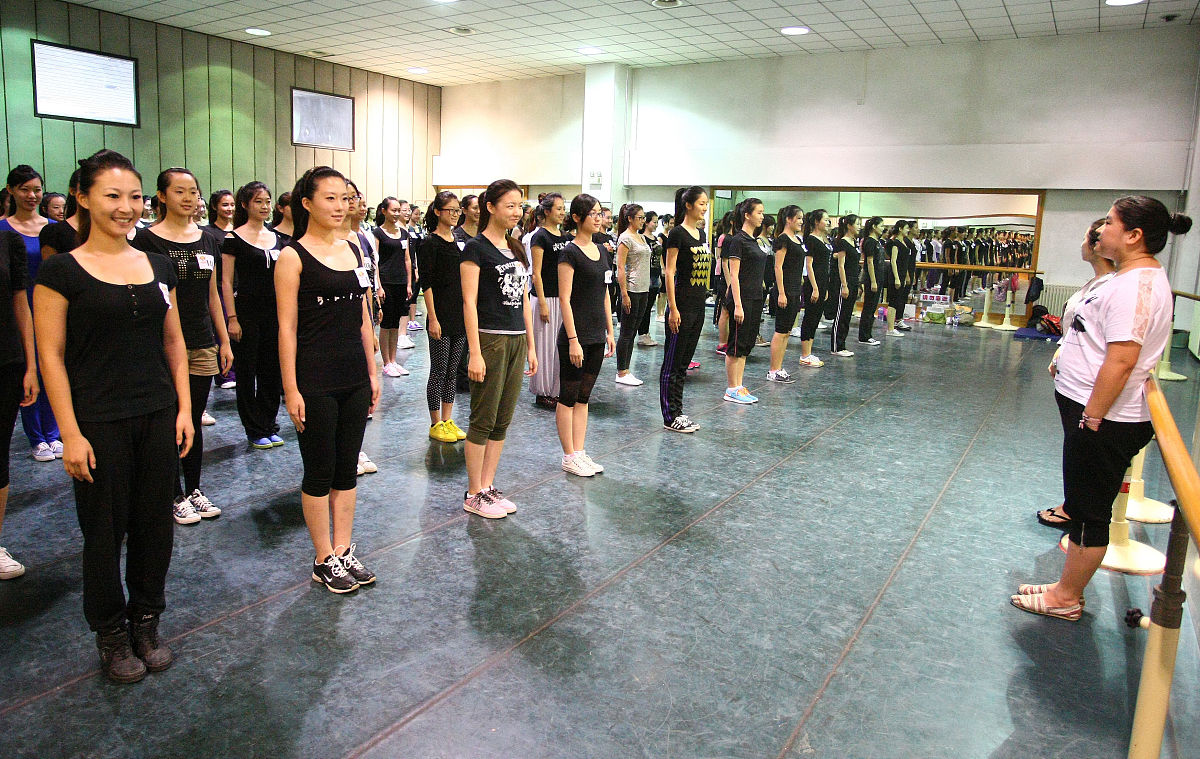 贵阳中专学校都有什么专业适合女生