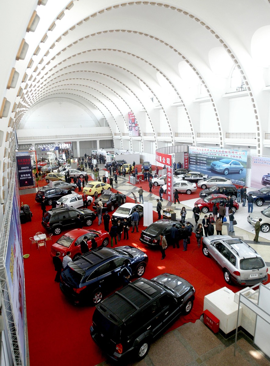 兰州工业学院招生老师联系方式 - 联系QQ和电话，咨询报名事宜