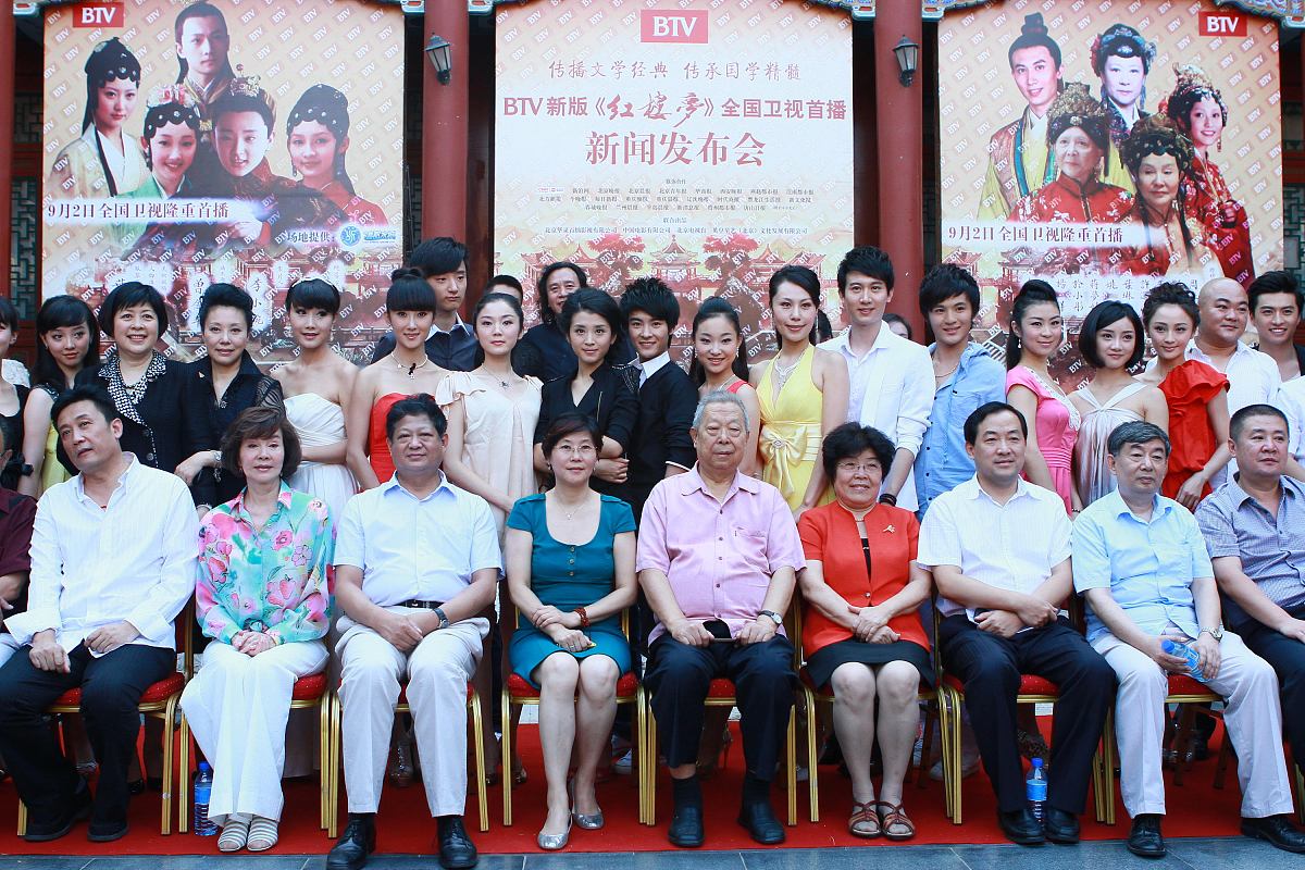 哪些杰出女性是毕业于华夏女中
