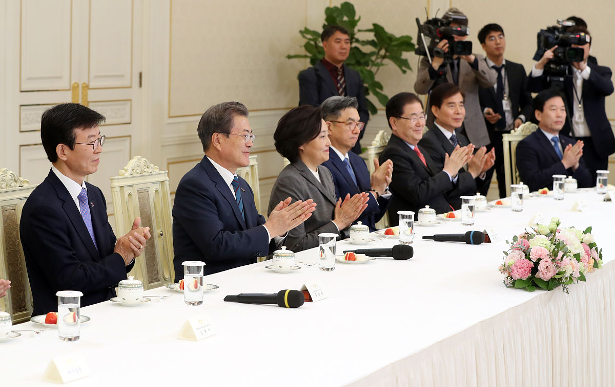 工业产品生产许可证管理：四个统一标准