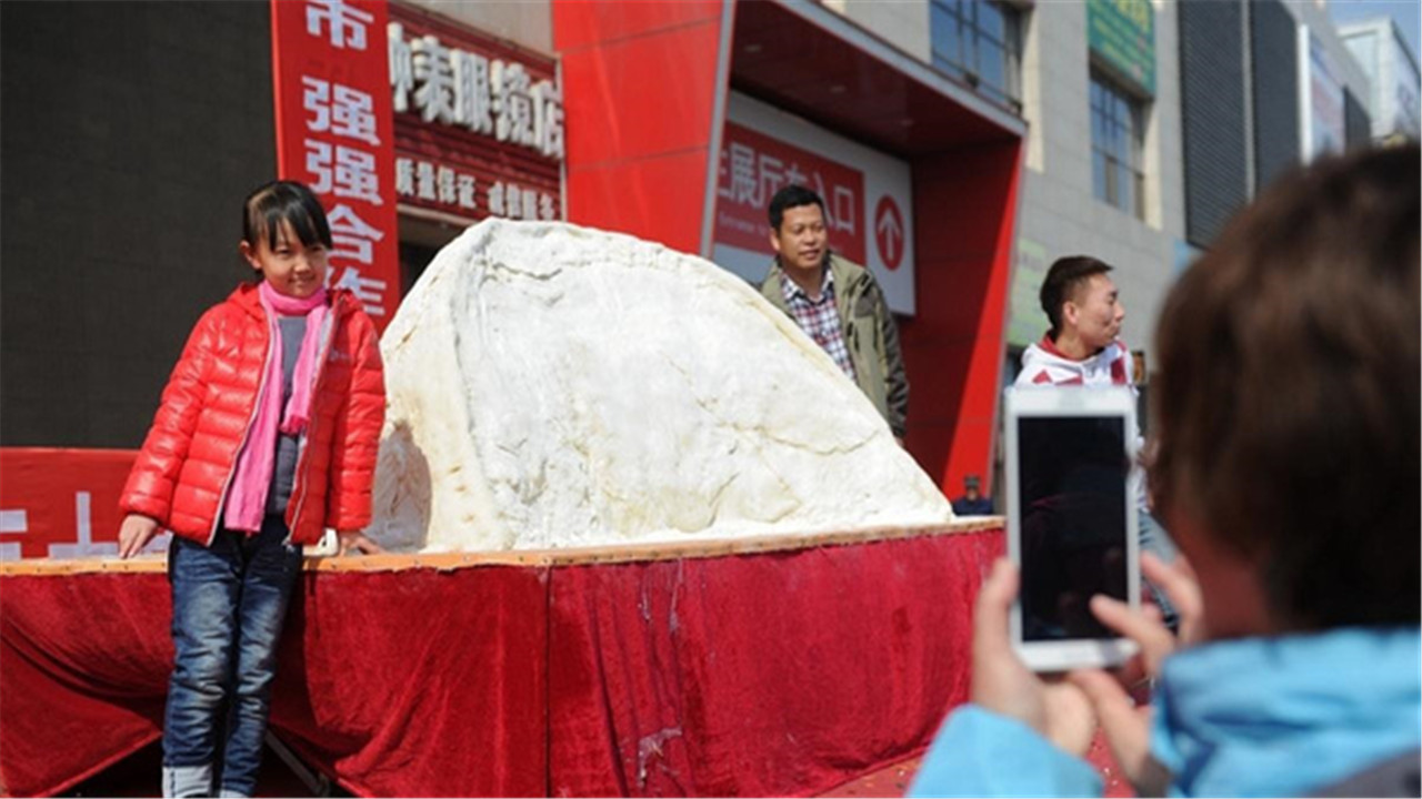 世界上最大的饺子,重达1吨,约70000个普通饺子