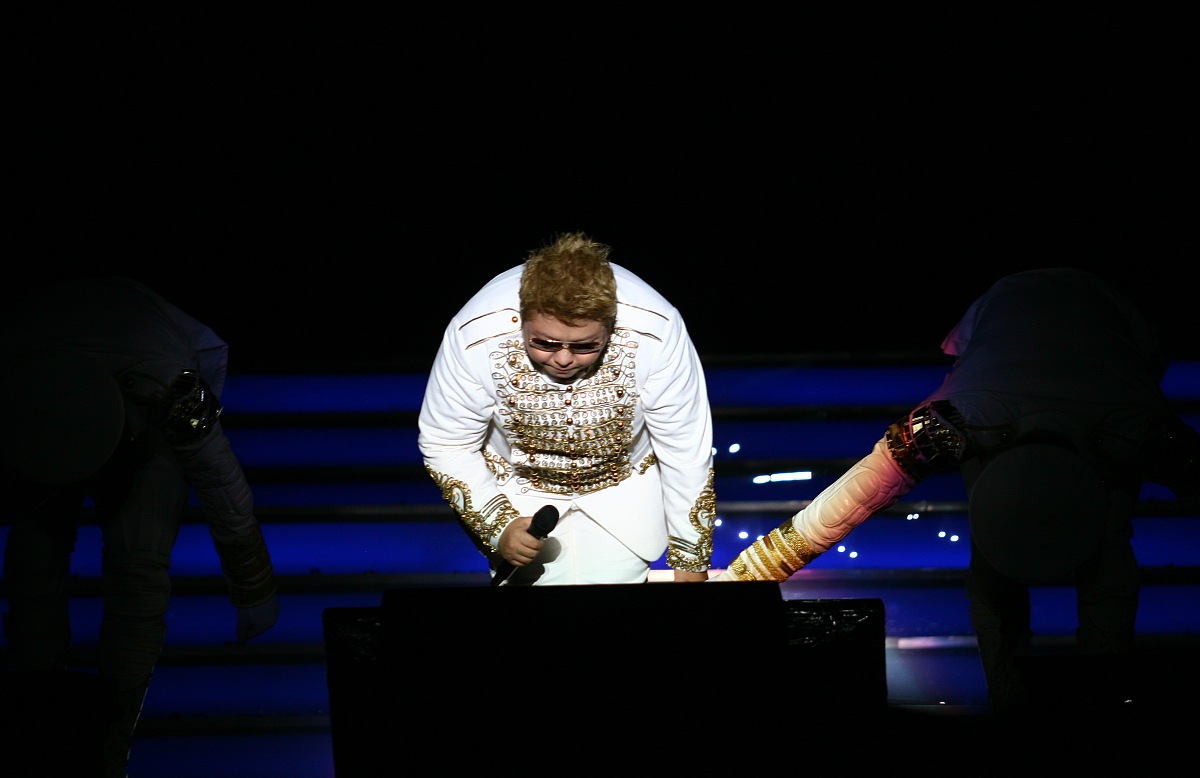2012年9月22日,成都,韩红在成体中心举行"美丽世界"2012世界巡演成都